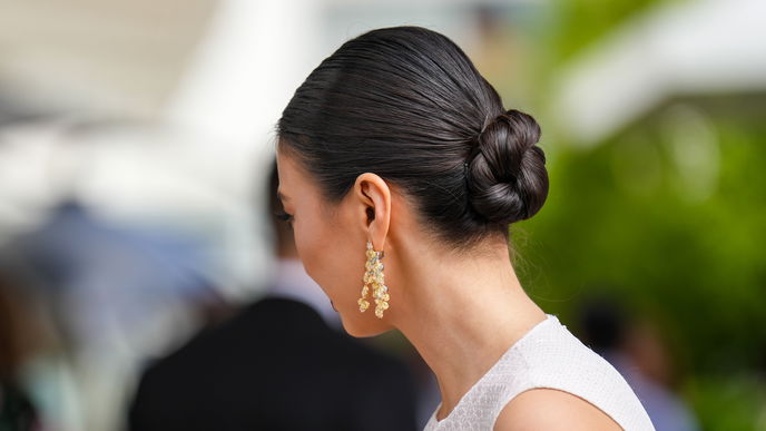 Frisuren-Trend 2022: Der "French Pin Bun" verleiht dir Eleganz