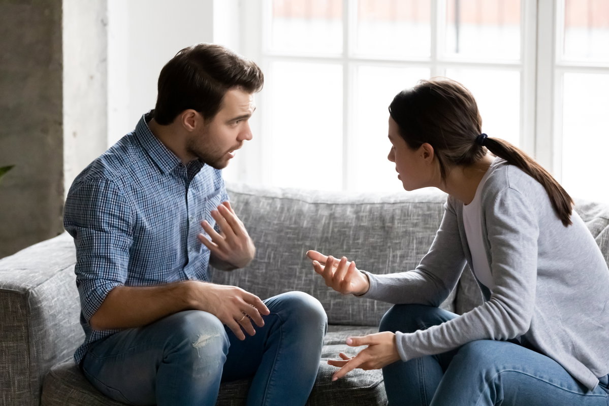 Frau und Mann streiten sich