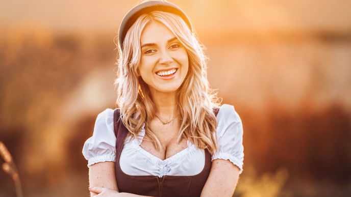 Dirndl Dekolleté: 5 Tipps, wie du den perfekten BH zum Oktoberfest findest