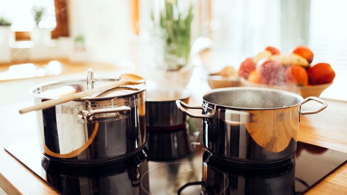 Stromsparen Zuhause: Diese 5 Tipps helfen dir du beim Kochen Energie zu sparen
