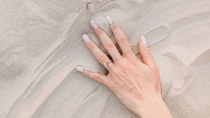Nagel-Trend: Die "Italian Manicure" verlängert die Nägel optisch