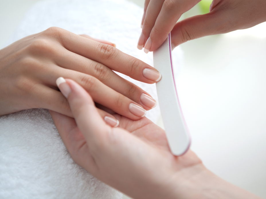 Maniküre im Nagelsalon