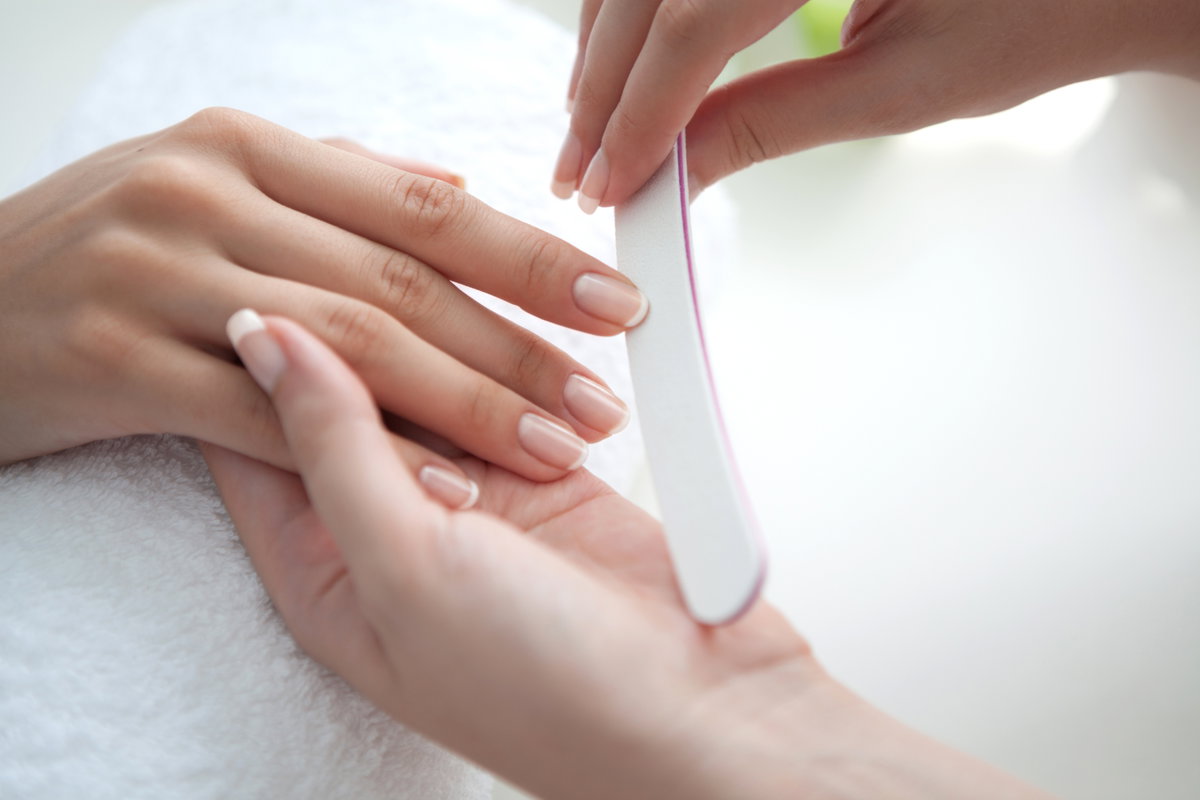 Maniküre im Nagelsalon