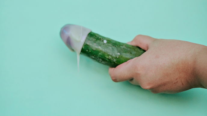 Das solltest du beim Sex mit einem Riesen-Penis beachten