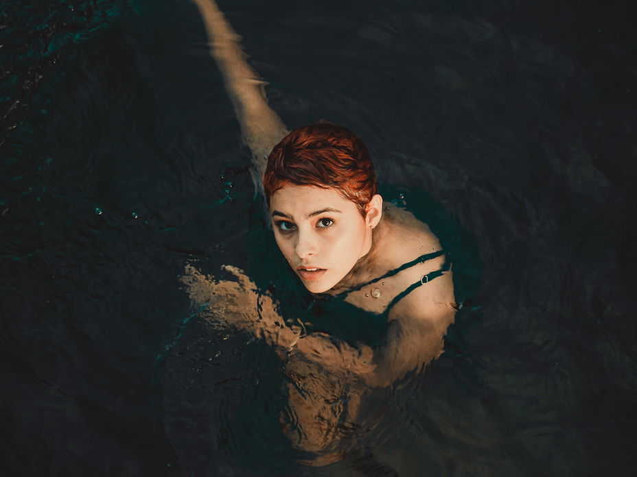 Frau im Wasser