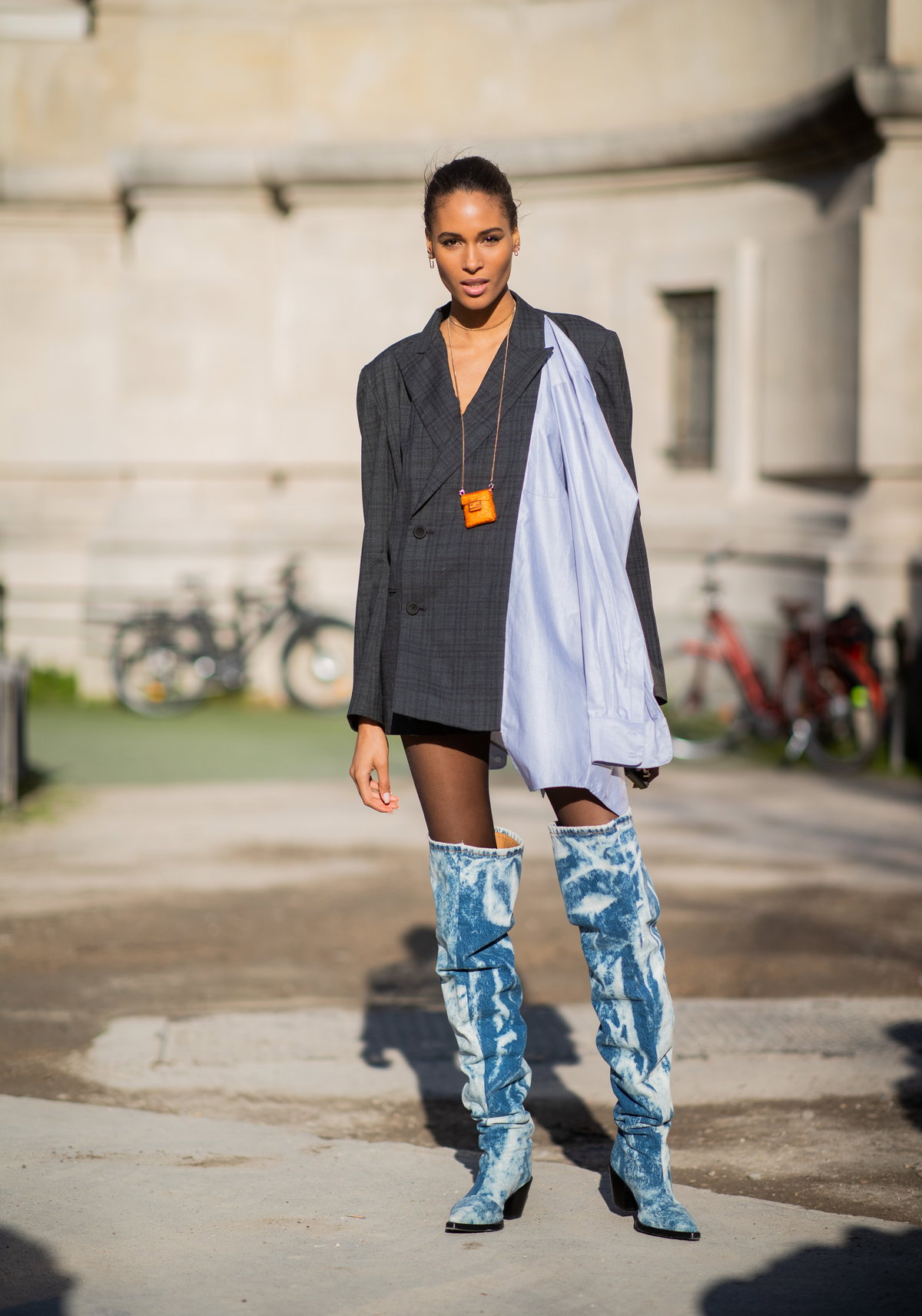 Blaue Overknees-Stiefel