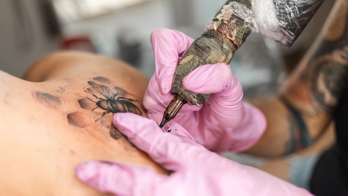 Tattoo Infektion: So behandelst du dein entzündetes Tattoo