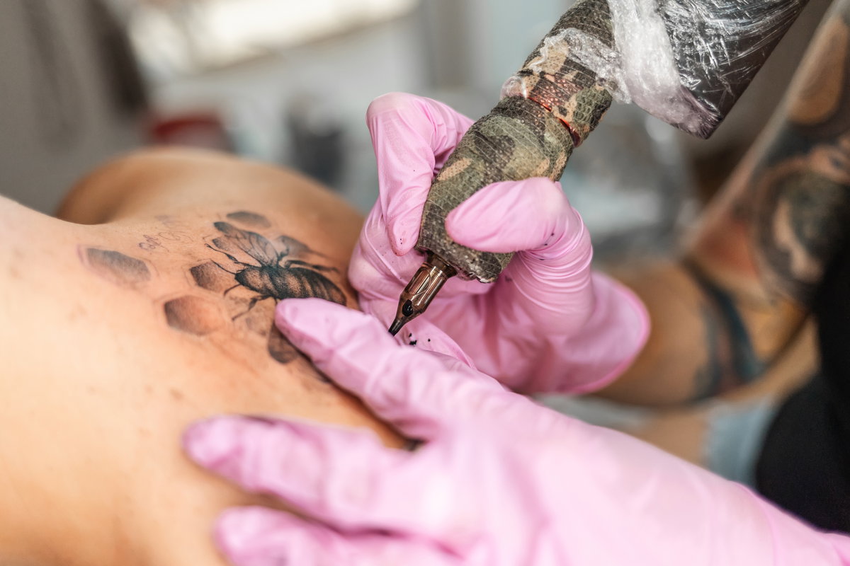 Tattoo wird gestochen