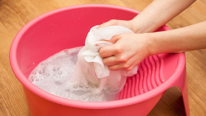 Wäsche per Hand waschen: Anleitung und Vorteile der Handwäsche