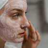 Hormonelle Akne und Pickel: Die Ursachen und was wirklich hilft