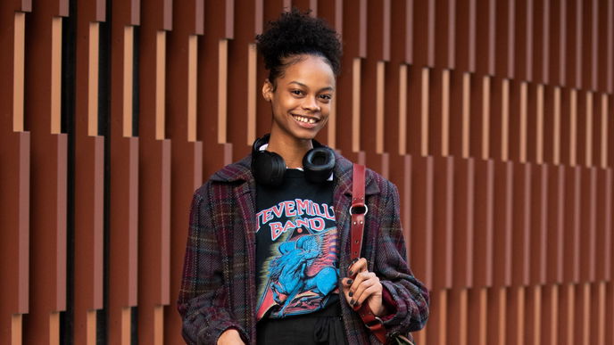 Mode-Trend 2022: So stylst du Band-Shirts im Alltag