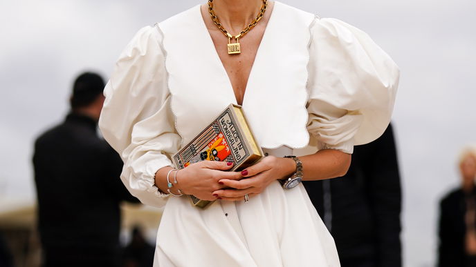 Buch-Tipp 2022: Diese 3 Mode-Bücher muss jede Fashionista gelesen haben