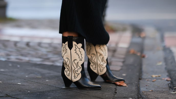 Schuh-Trend 2022: "Cowboy"-Stiefel werden diesen Herbst SO getragen