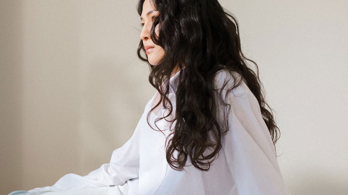 Frisuren zum Schlafen: So solltest du deine Haare nachts tragen