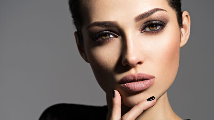 Laut TikTok: Der "Goth Girl"-Look ist in! So schminkst du ihn nach