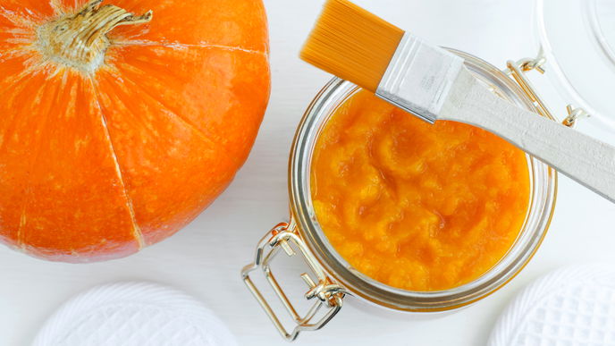 Beauty-Trend 2022: Diese 3 DIY Beauty-Treatments mit Kürbis lassen Haut und Haare neu strahlen