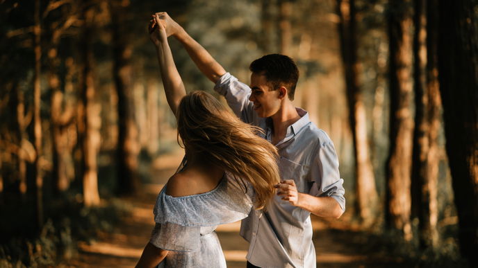 Laut Tinder: Das verrät dein Sternzeichen über dein Dating-Verhalten