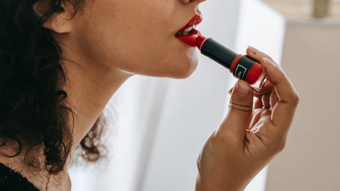 Lippenstift auftragen: Mit diesen Tipps machst du es immer richtig
