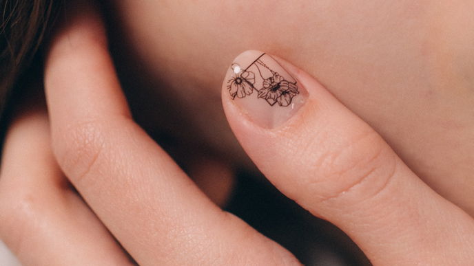 Nagelsticker: So funktioniert der einfache Nagel-Trend für schöne Nägel wie vom Profi
