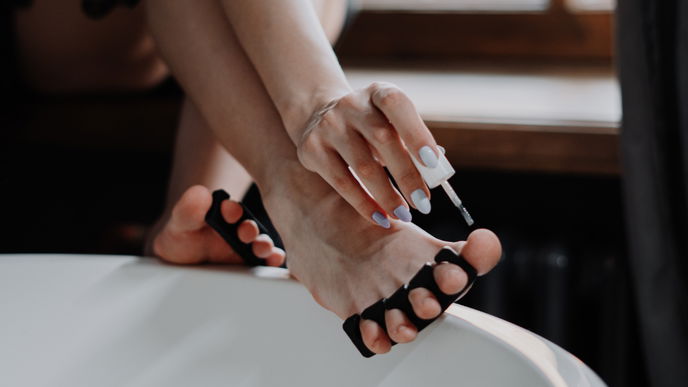 Pediküre: So oft solltest du den Nagellack an deinen Füßen wirklich ändern