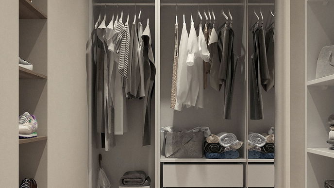 Kleiderschrank ausmisten: 4 Tipps, um dich von deinen Klamotten zu trennen
