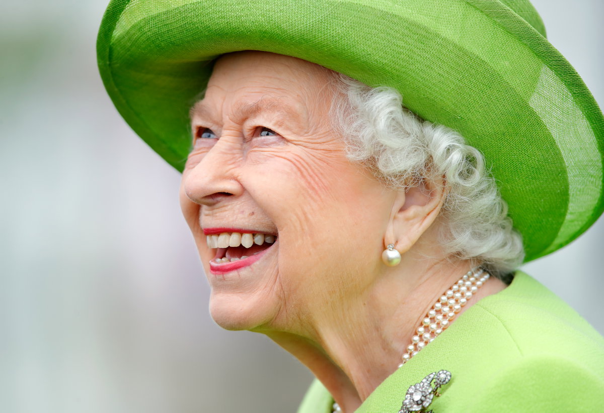Queen Elizabeth lächelt