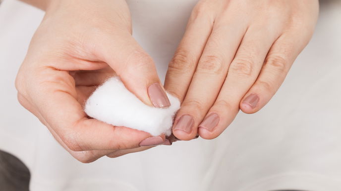 Shellac entfernen: Keine Zeit fürs Nagelstudio? So entfernst du ihn zu Hause 