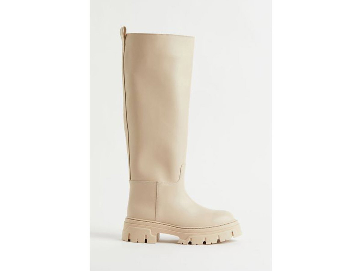 Kniehohe Stiefel in Creme