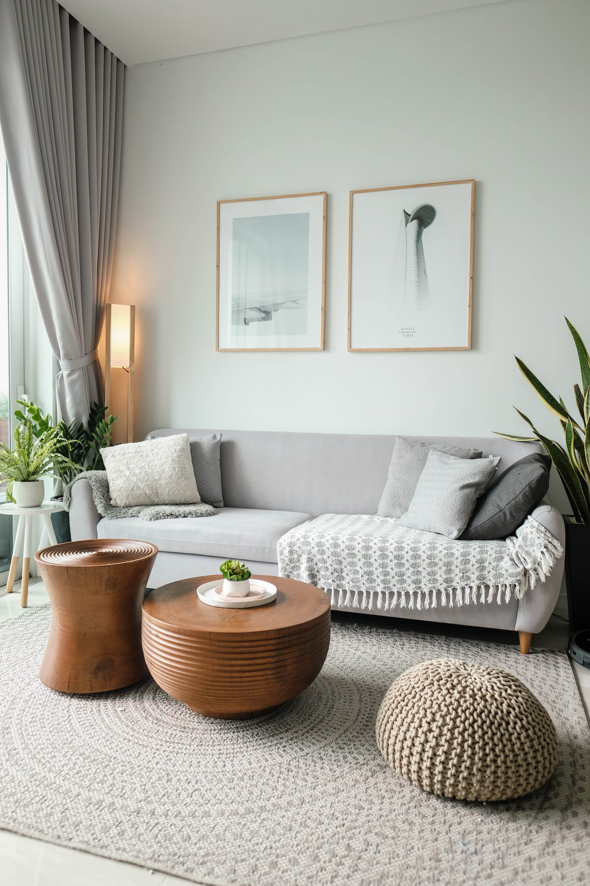 Wohnzimmer in Grautönen