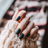 Weihnachtsnägel: Diese Nagellackfarben sind im Winter 2023 angesagt