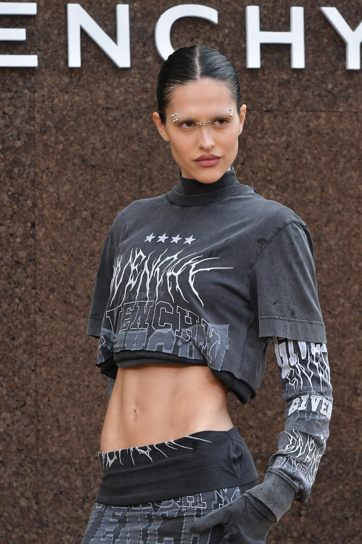 Amelia Grey mit Brow Bleaching
