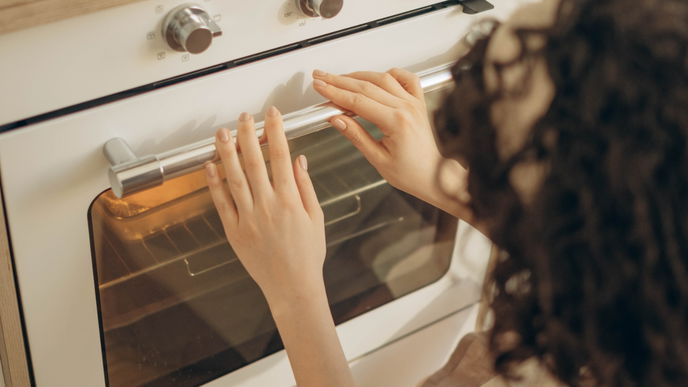 Strom sparen: 5 Tipps, wie du beim Backen Kosten sparen kannst