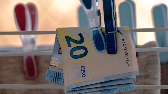 Geld sparen: So funktioniert "Cash Stuffing" in 5 einfachen Schritten