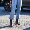Herbstmode Trends 2022: Cropped Jeans werden nur noch in diesen 2 Kombinationen gestylt