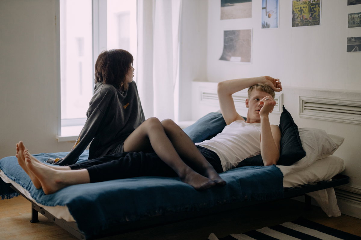 Mann und Frau im Bett