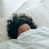 Aufstehen im Winter: 3 Tipps, wie du an kalten Tagen schnell aus dem Bett kommst