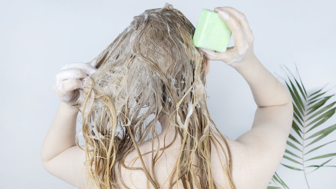 Festes Shampoo: Die besten plastikfreien Produkte im Test