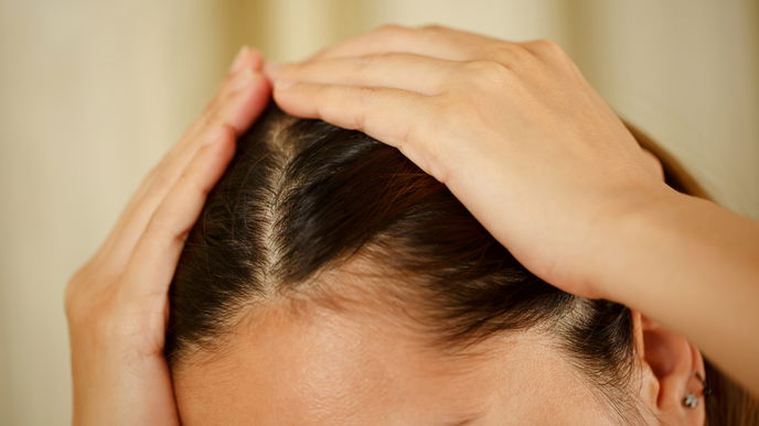 Erste graue Haare? Nicht mit diesem Produkt
