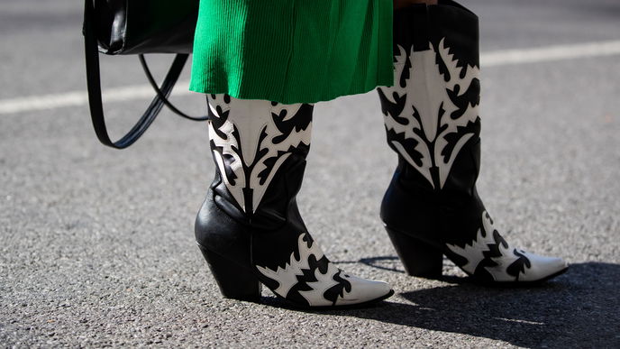 Herbst-Trend 2022: Bye Bye Blockabsatz! Stiefel mit DIESER Absatzform liegen jetzt im Trend