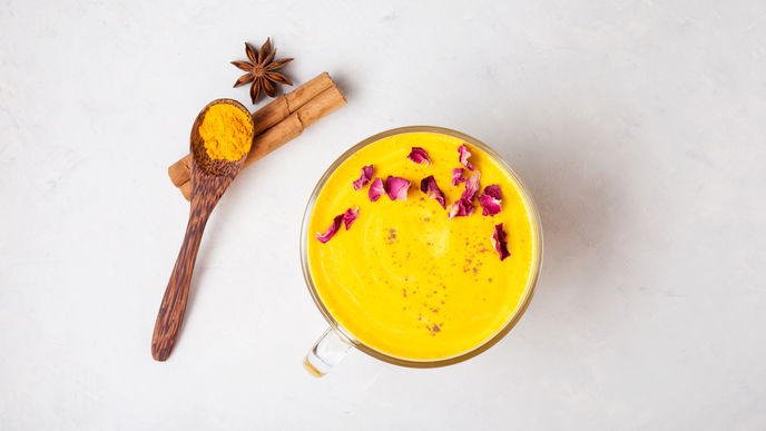 Goldene Milch Rezept: Zubereitung und Rezeptideen des Trendgetränks Kurkuma Latte