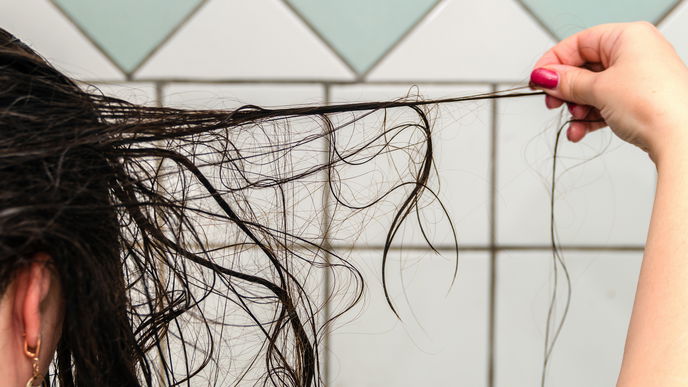 Achtung! Dieser Fehler beim Duschen sorgt für Haarausfall