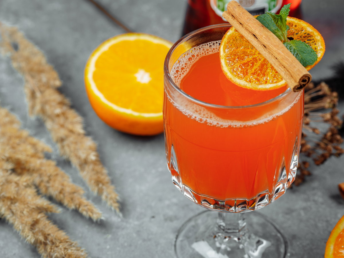 Warmes Getränk mit Alkohol
