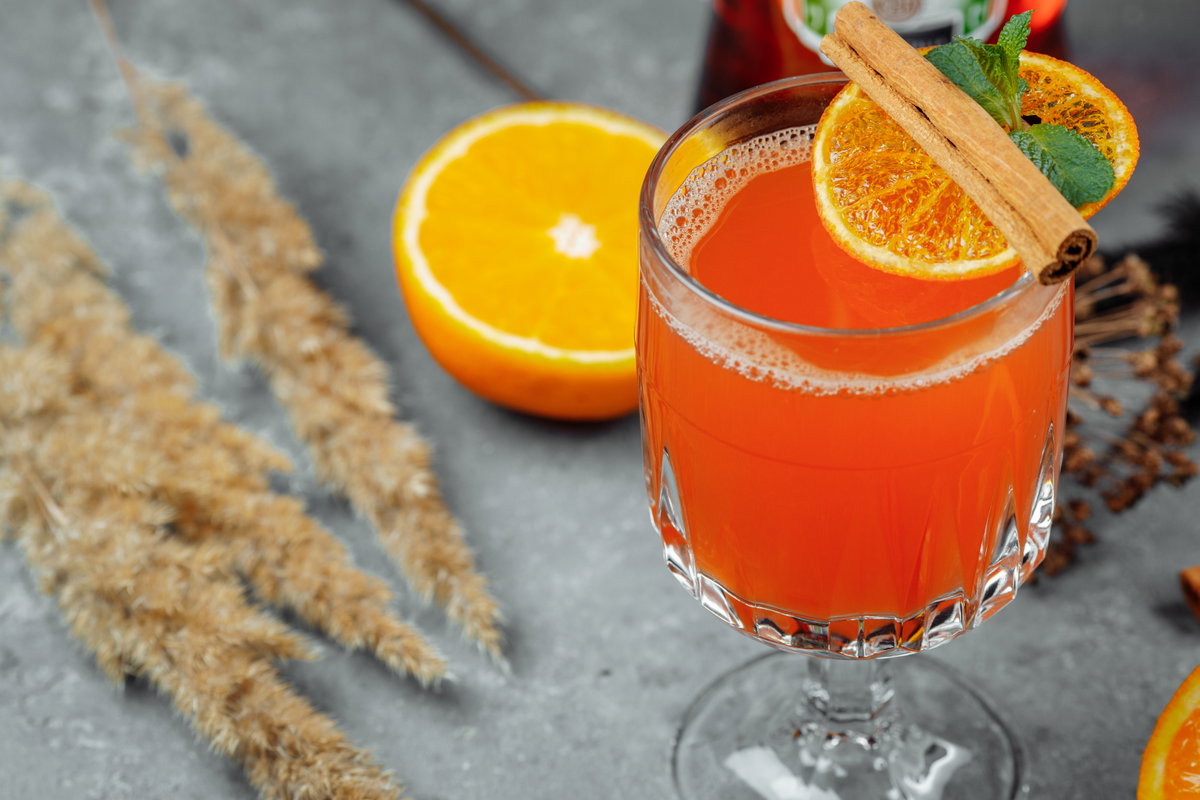 Warmes Getränk mit Alkohol