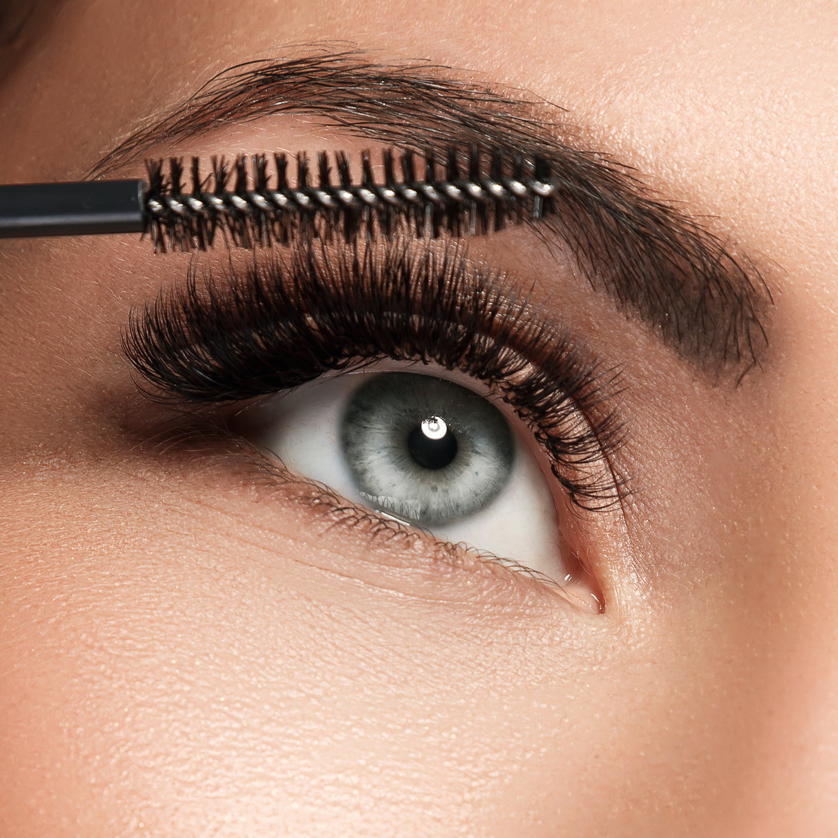 Wimpern bürsten