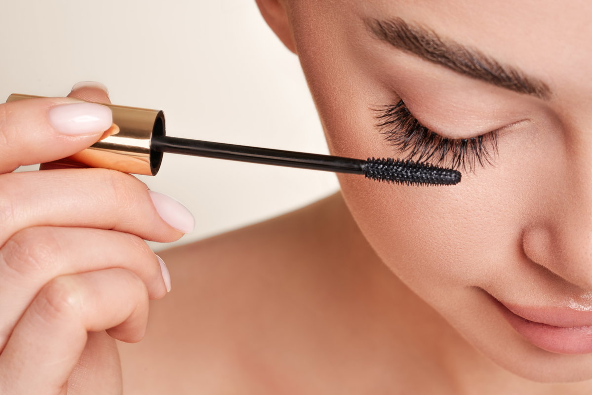 Wimpern tuschen