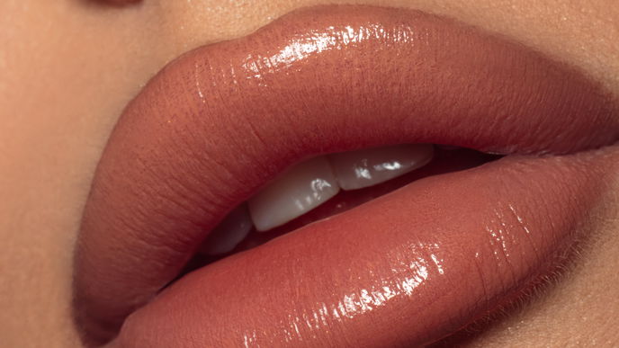 Beauty-Trend 2022: 36 Millionen "TikTok" Views - diesen Lippenstift für volle Lippen brauchen alle!