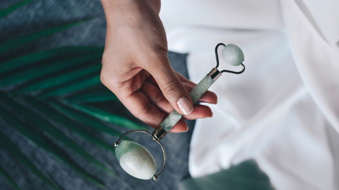Beauty-Trend: Sind Jade Roller wirklich so nützlich? Warum der Gesichtsroller deiner Haut gut tut