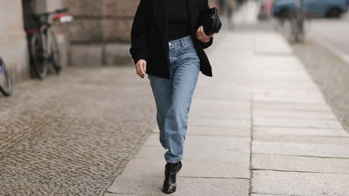 Die besten Jeans für breite Hüften findest du bei Abercrombie & Fitch