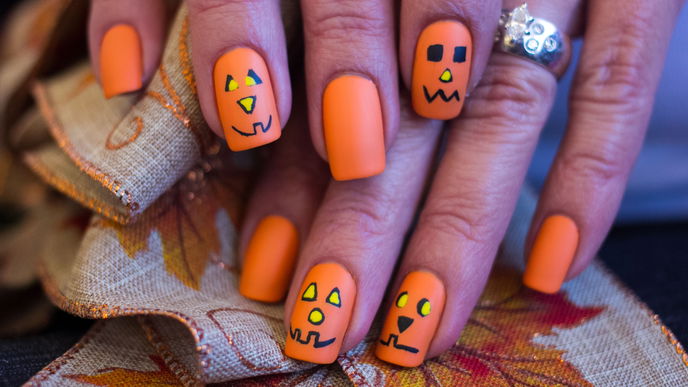 Halloween 2022: Diese Kürbis-Nägel von Amazon sind perfekt für deine Halloweenparty
