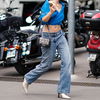 Herbst-Trend 2022: Wenn du "Low Rise Jeans" SO trägst, sind sie der größte Trend der Saison